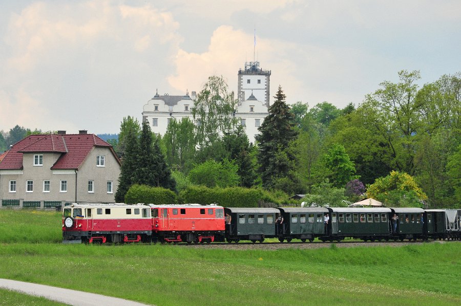 NÖVOG V5 und V12 Doppeltraktion 50